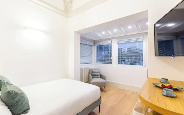 Cozy Studio in Chiaia district