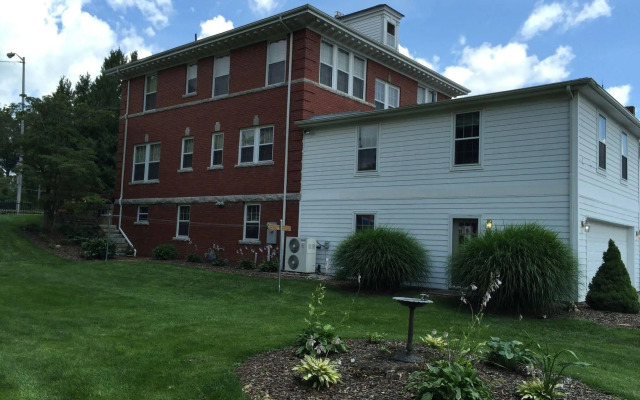 The Collins House Inn