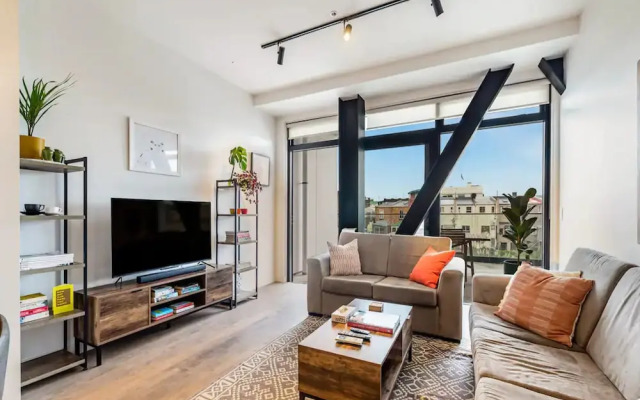 Modern Living In Prime Location!