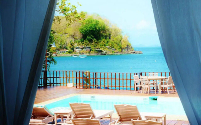 Beachcombers Hotel