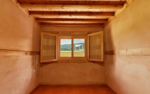 Miryang Eoleumgol Hanok Pension