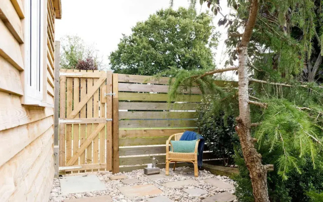 Cosy Cabin Retreat Close to Beaches