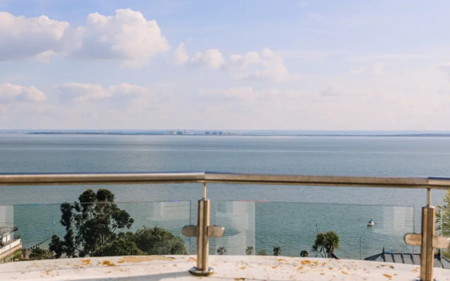 Muthu Westcliff Hotel (Near London Southend Airport)