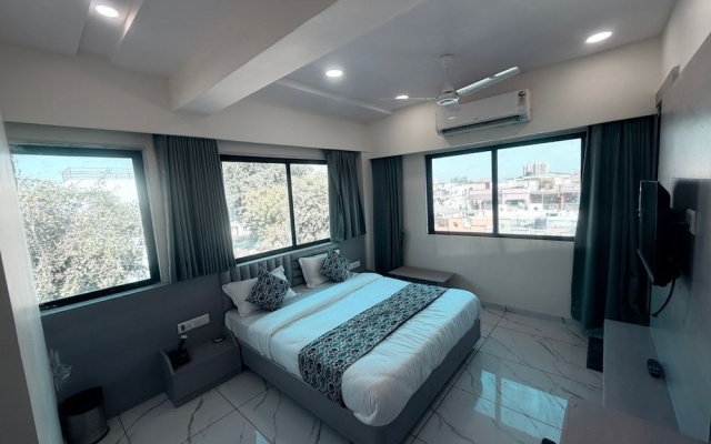 The 7 Eleven Hotel