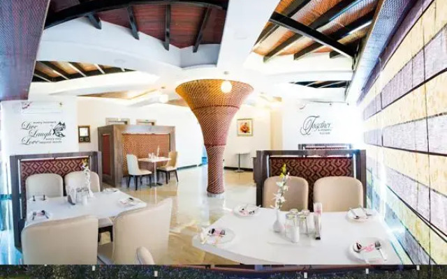 OYO Flagship 23530 Smriti Star Hotel