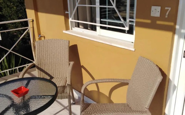 Souvlakis Pool Suites (S.P.S)