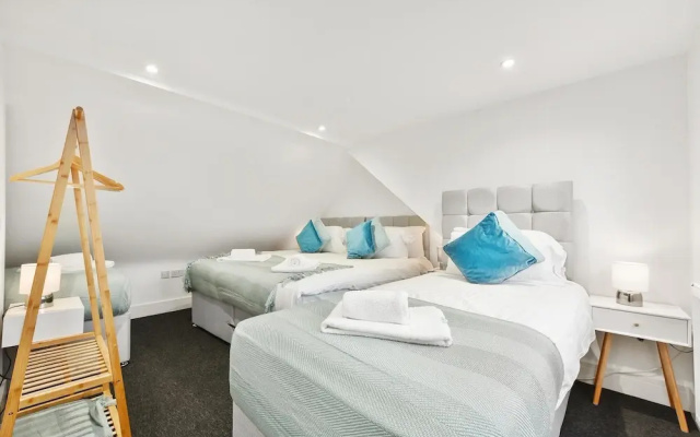 Rochfords Serviced House with 5 Bedrooms