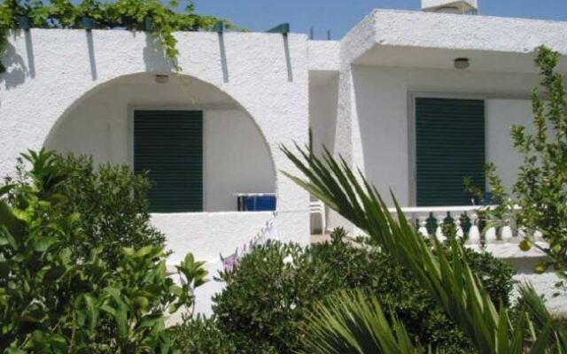 Phaistos Bungalows