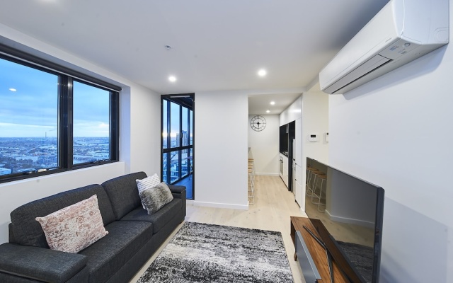 Mega Style Apartments The International – Guest Rooms – Melbourne