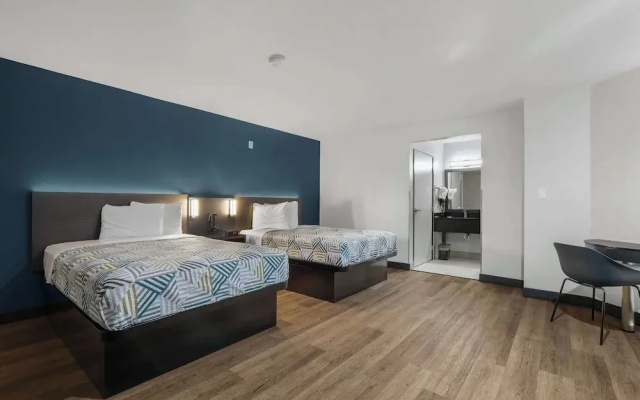 Studio 6 Suites Escondido, CA