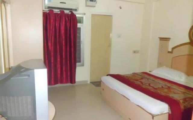 Hotel Ajantha Palace