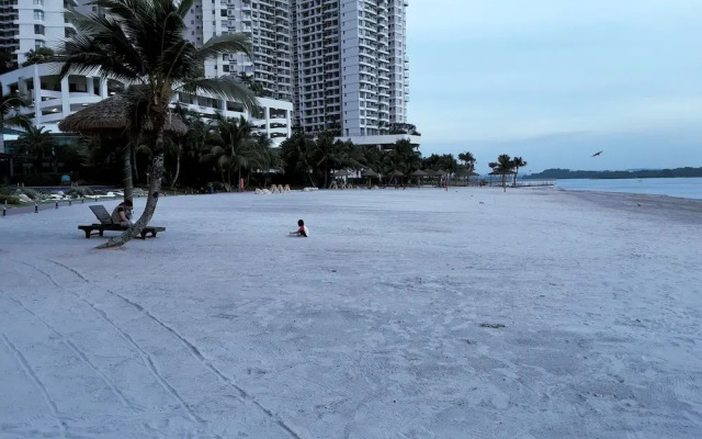 Homerent by Countrygarden Danga Bay