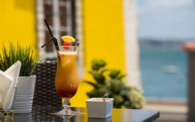 Отель Vila Gale Collection Palacio dos Arcos