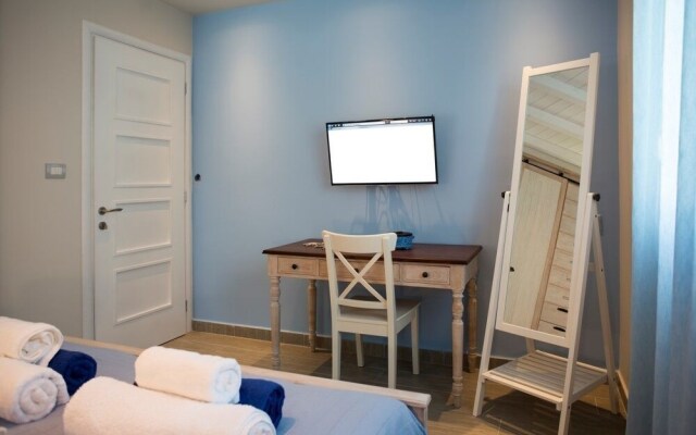 Seabreeze Villa - with Jacuzzi & heated pool