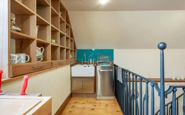Stunning Luxury Duplex With Hot Tub and Aircon