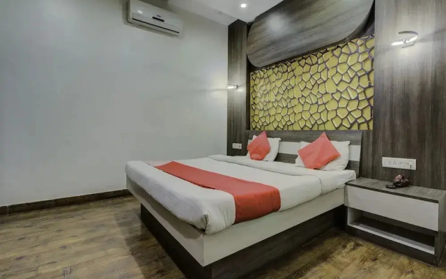 Savoy Hotel By OYO Rooms