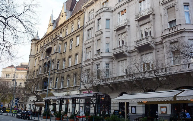 Central Holiday Apartments