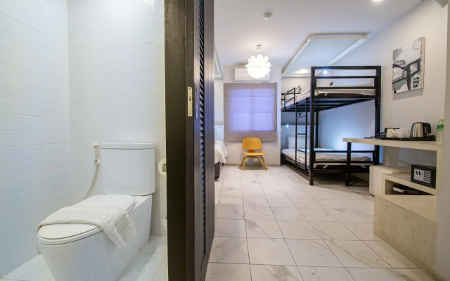 We Terminal Hotel