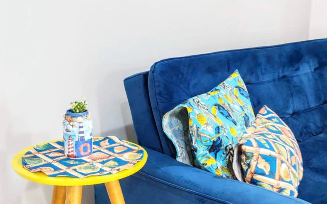 Apto Centro Ubatuba com Varanda Gourmet, Suíte e Piscina