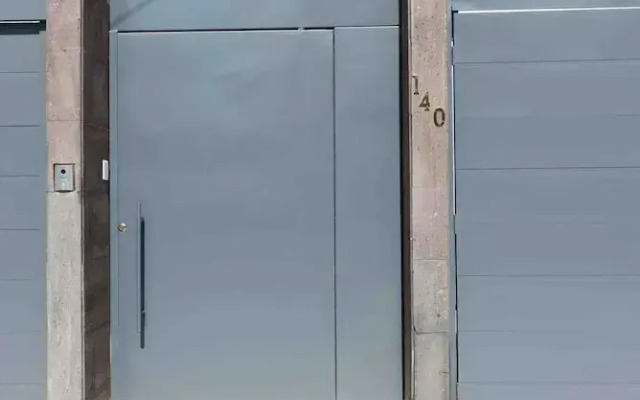 10 Large suite for 4 people