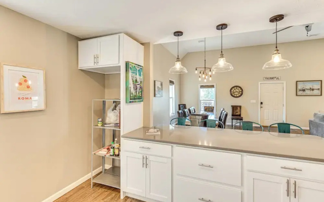 Walk to Academy: Lake Max Family Penthouse