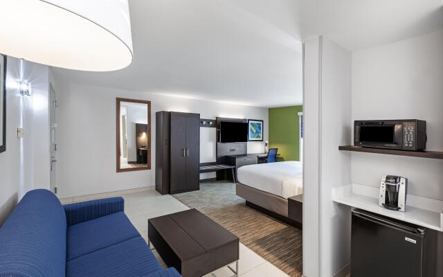 Holiday Inn Express & Suites Baton Rouge East, an IHG Hotel