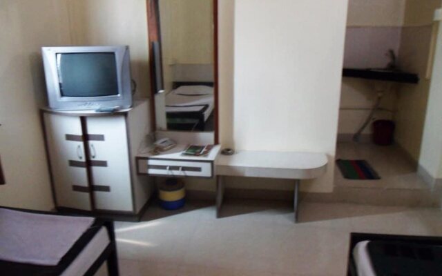 Hotel Monica Lodging And Bording