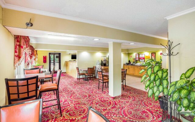 Econo Lodge Huntington - Barboursville University Area