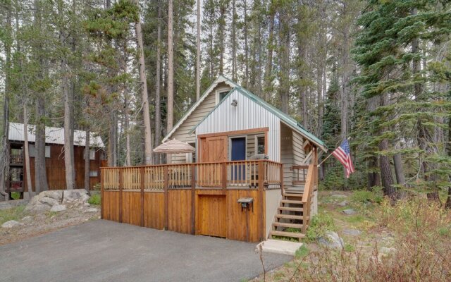 Mountain Cabin With Deck < 1 Mile to Ski Resort!
