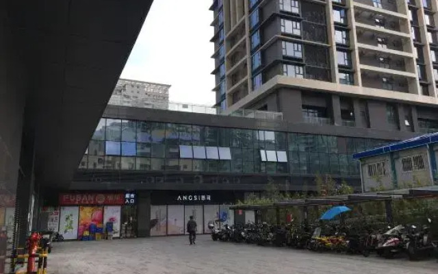 Tata Apartment Hotel (Shenzhen Nanshan Metro Station)