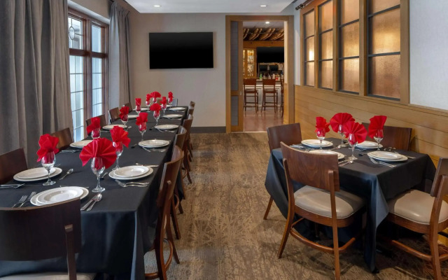 DoubleTree Suites by Hilton Hotel Mt. Laurel
