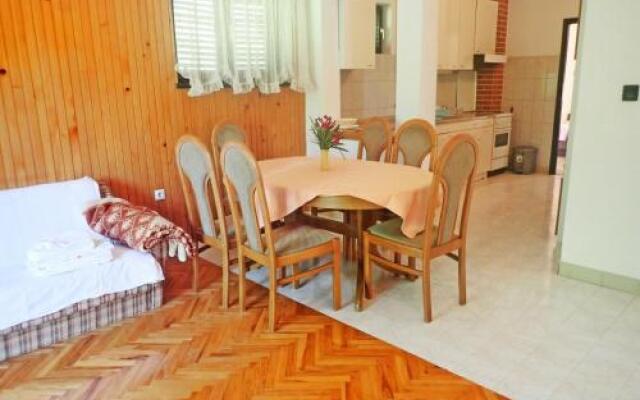 Apartment Ika