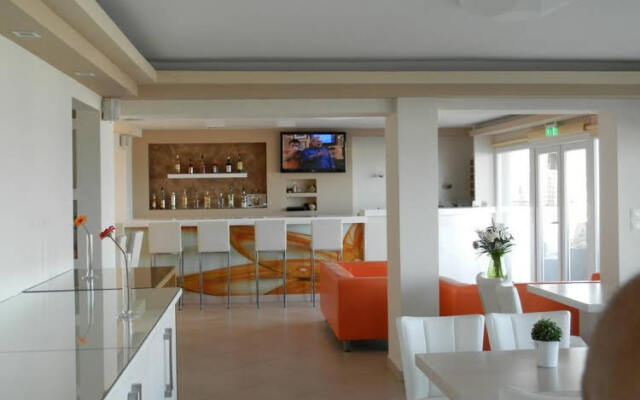 Hotel Sarti Beach