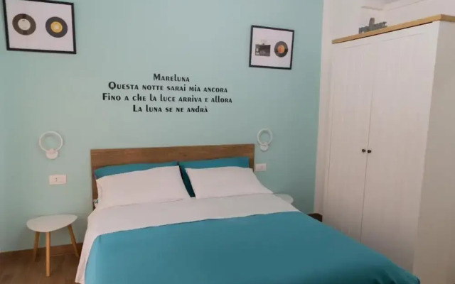 Yes I Know My Room - Storico