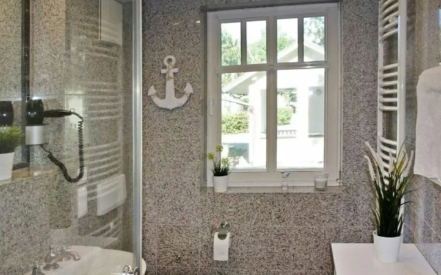 Comfy Apartment With 1 Bedroom and Balcony 134