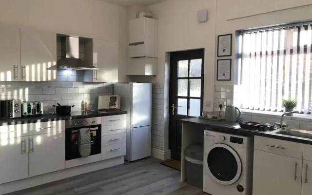 Stylish 3-bed Preston Home for Relaxing Comfy Stay