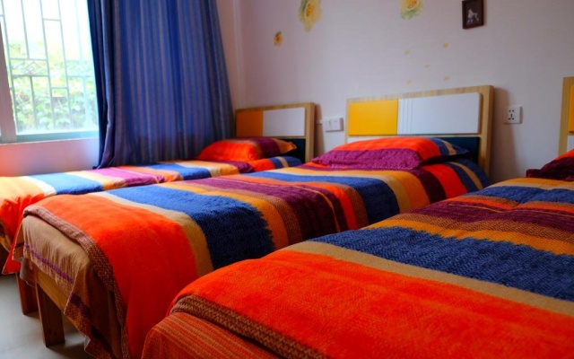 The stone bridge climbing hotel – Guest Rooms – Guilin