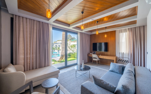 Moyo Beach Hotel