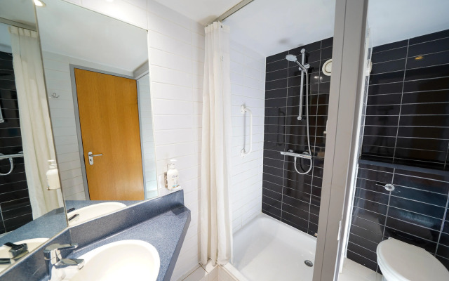 Holiday Inn Express Leeds East by IHG