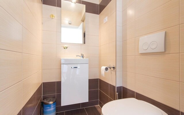 Beautiful Home in Medulin With Wifi and 5 Bedrooms