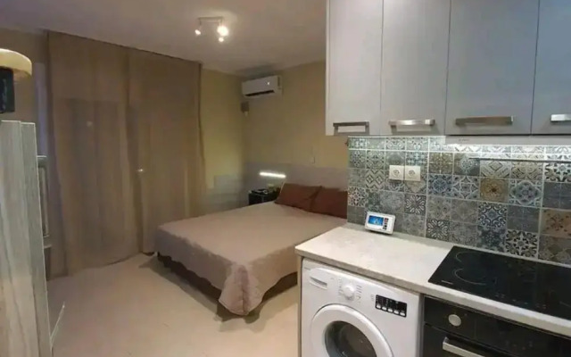 Athens Cozy Studio 30 Sq m semi basement