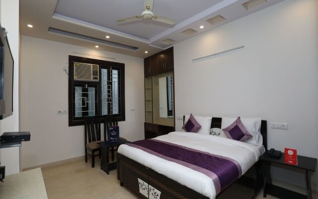 OYO 10960 Hotel Royal India