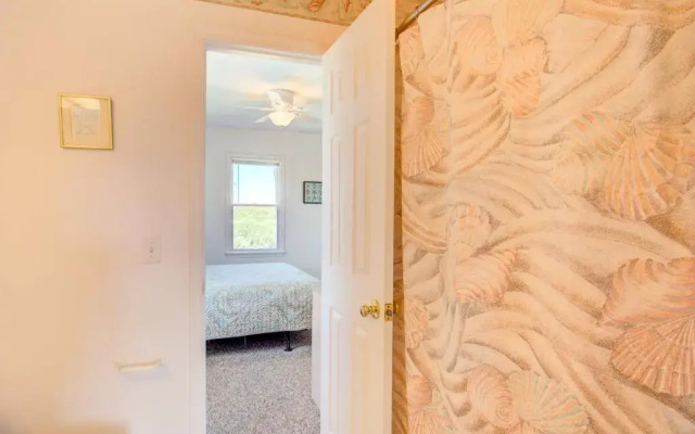 6170 - Poolside Paradise