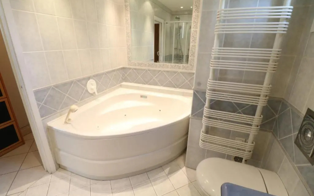 2, 3 and 4 bedroom sea view Forville Apartments 5 mins from the Palais - Apartment in Cannes - Photo 4