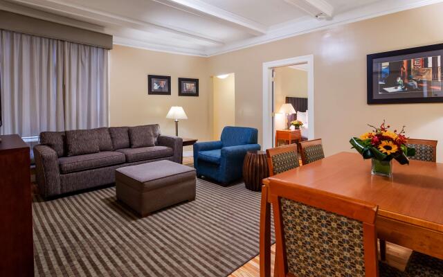 Best Western Plus Hospitality House