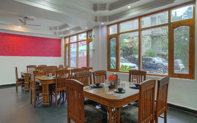 Hotel Naveen Manali By Blueko Hotel