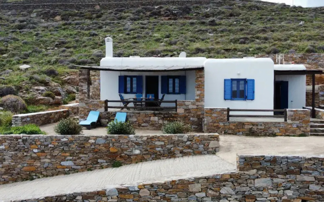 Seaside Bliss Tranquil Retreat on Kythnos Island