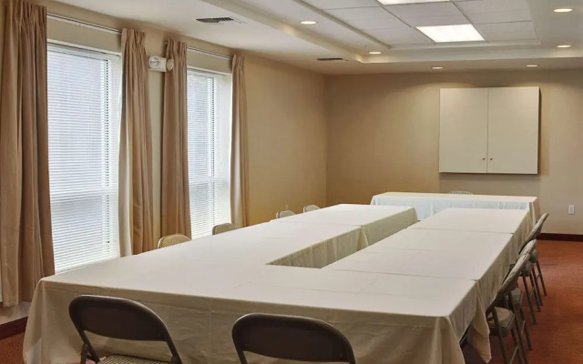 Ramada Suites Seatac Airport