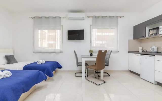 Marine Lux apartments