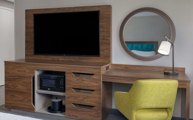 Hampton Inn & Suites by Hilton Toronto Downtown